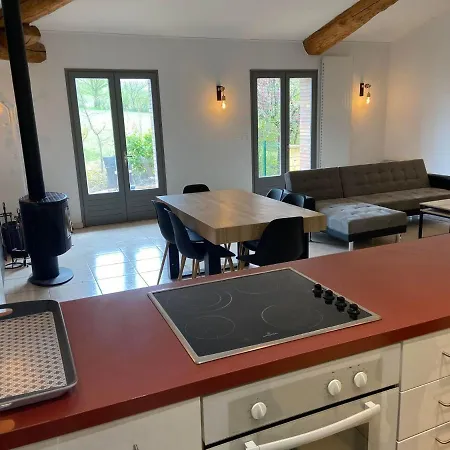 Ferme Du Bois Du Pouget Сasa de vacaciones La Salvetat-Belmontet